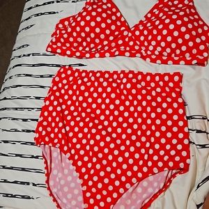 Two-piece high wasted bikini